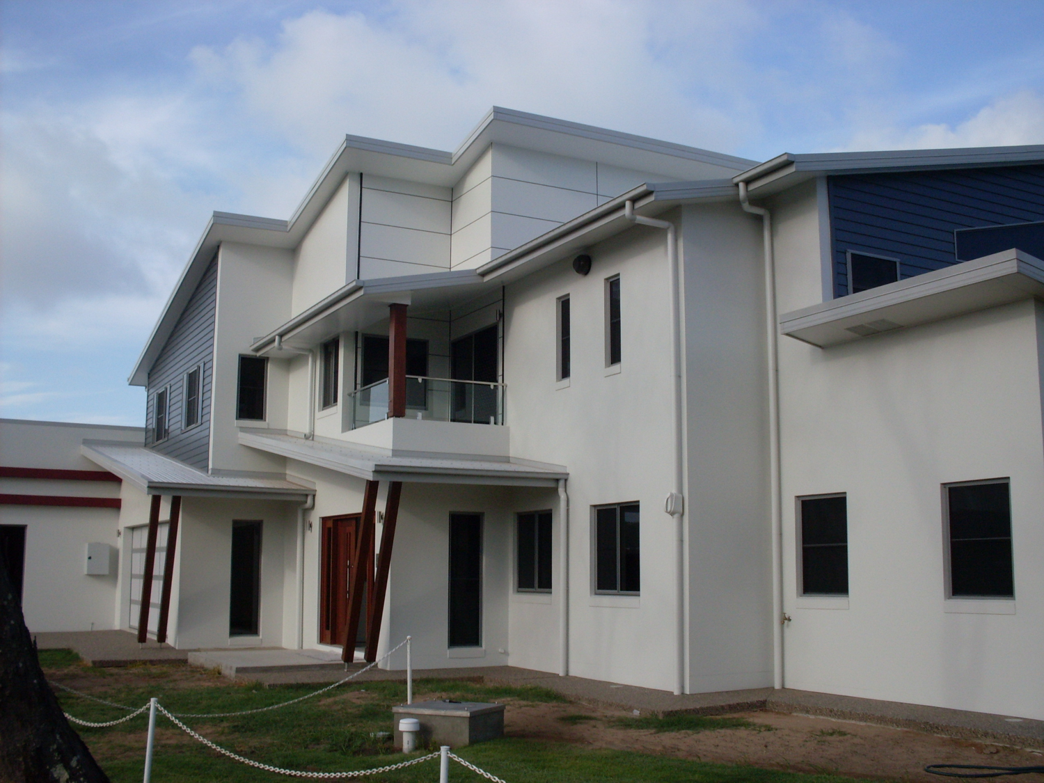 Side View of White House — New Homes in Habana, QLD